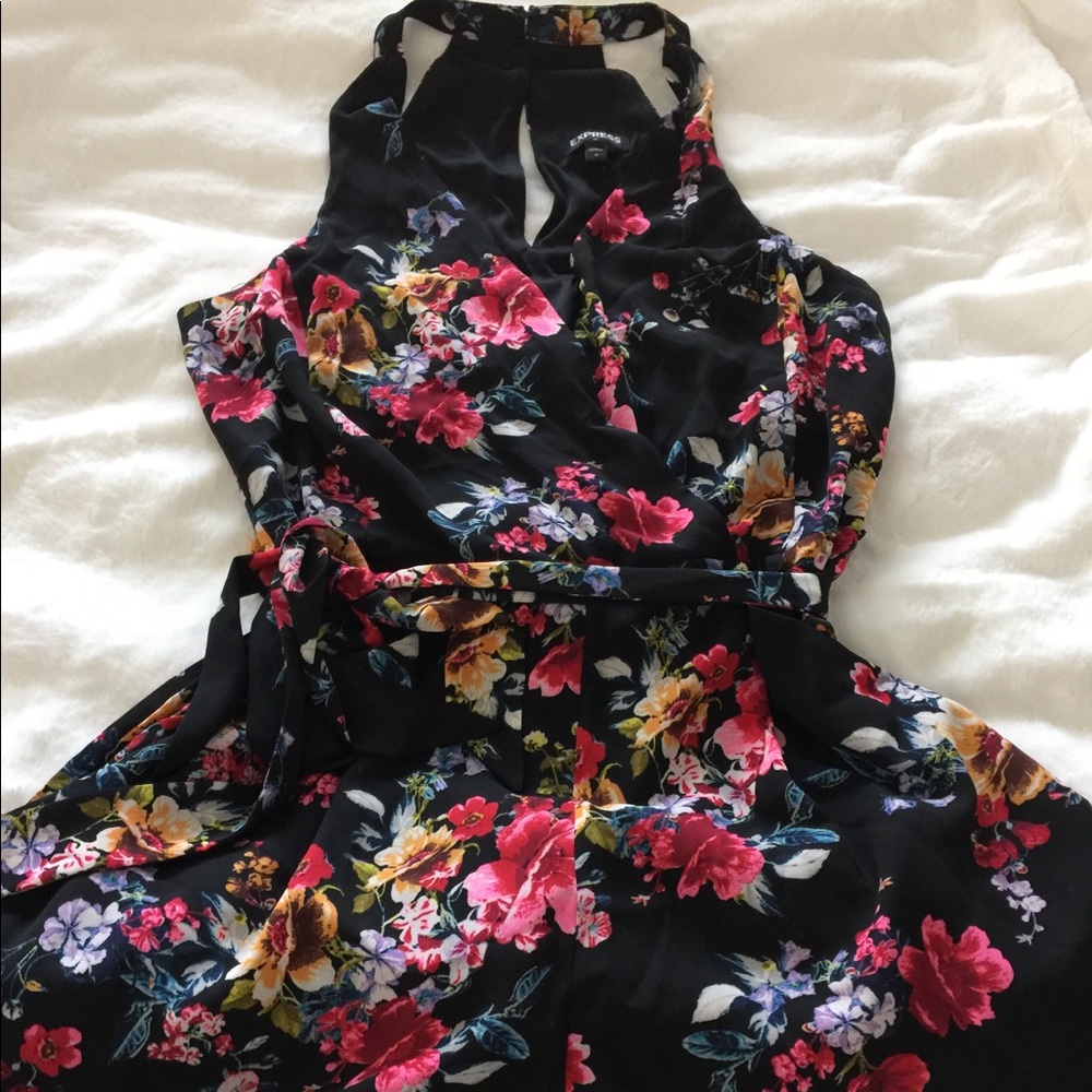 Express NWT Floral Romper - Sz 8